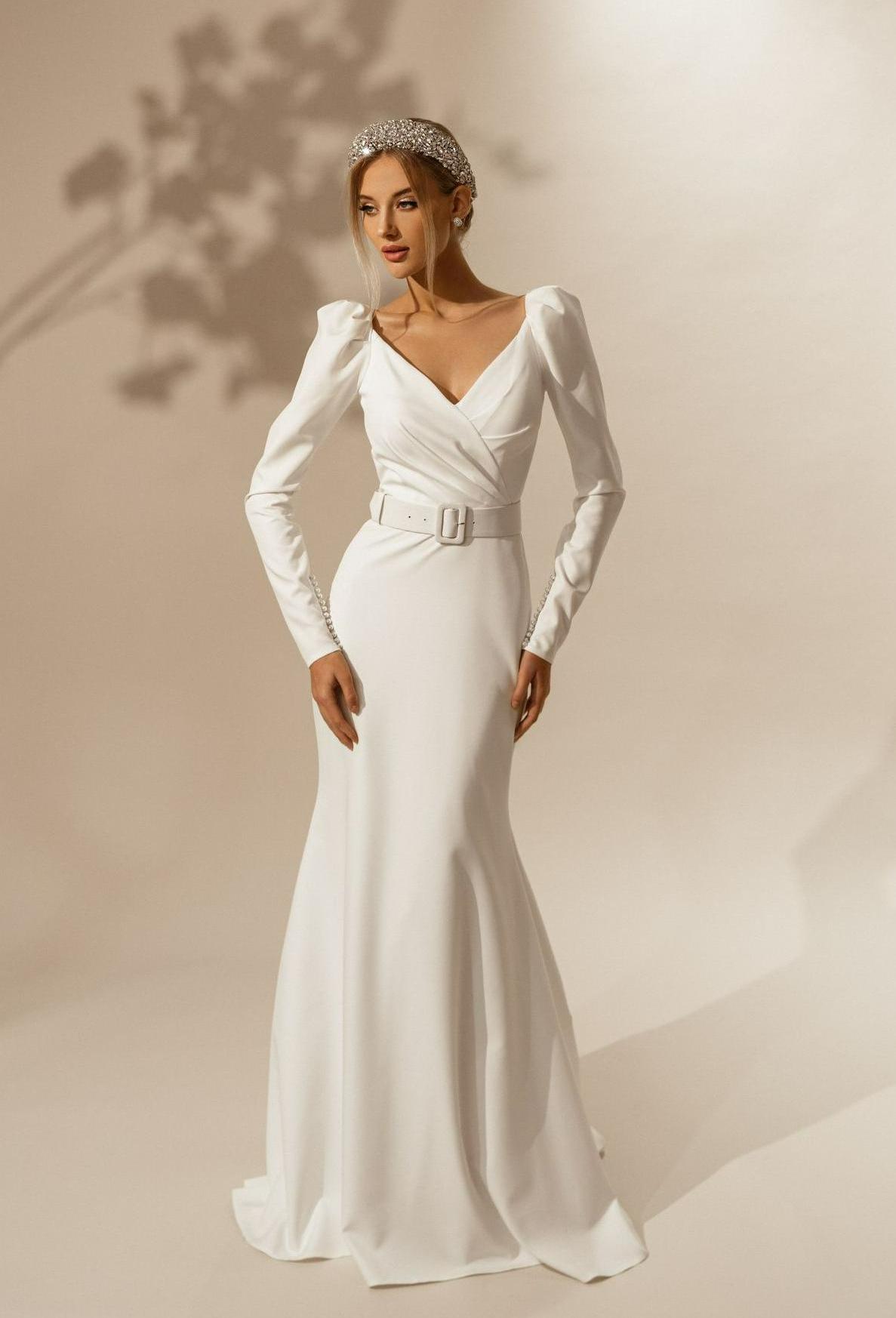 Свадебное платье рыбка с объемными плечиками фото