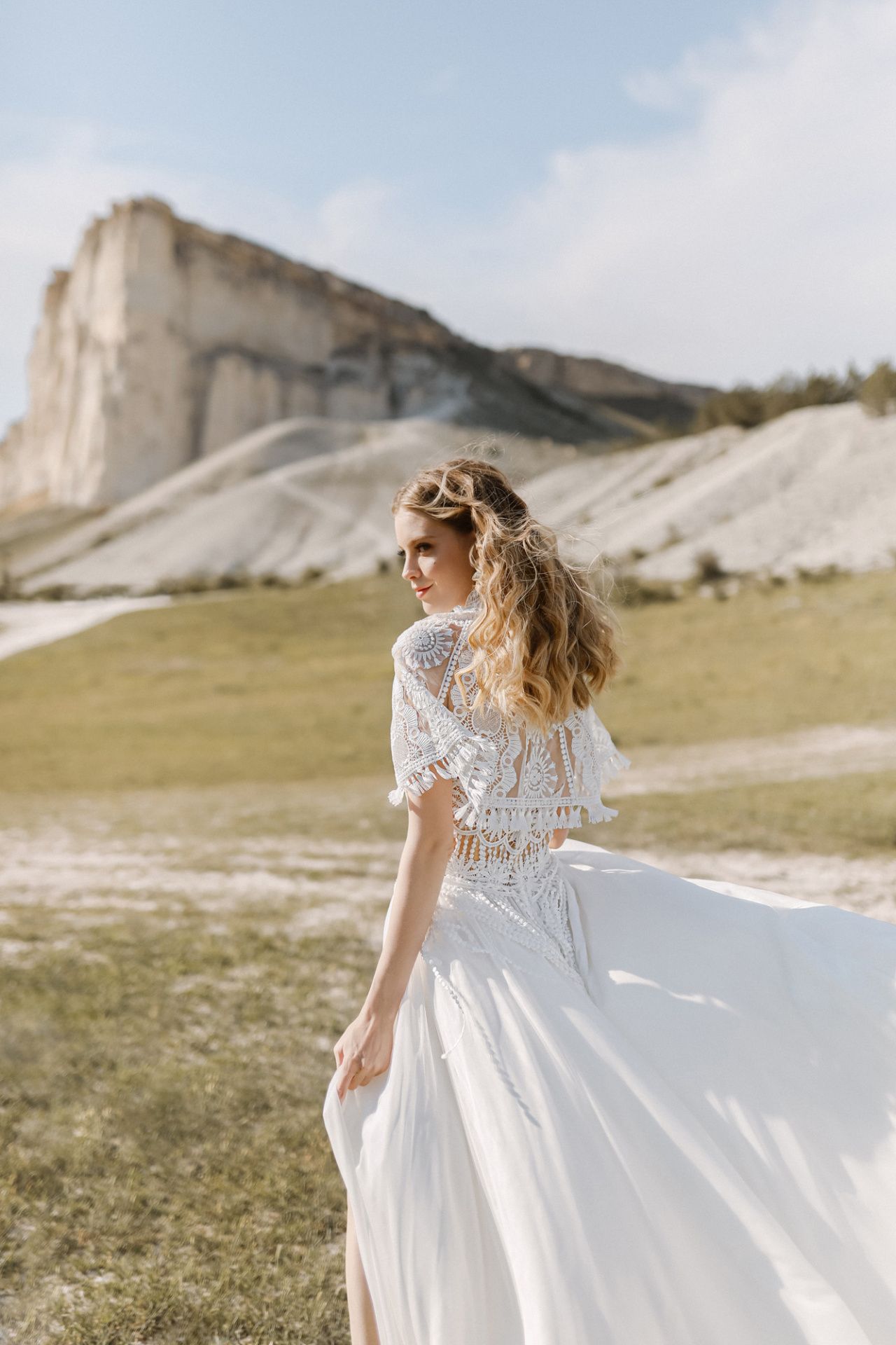 Нежное свадебное платье в стиле бохо фото