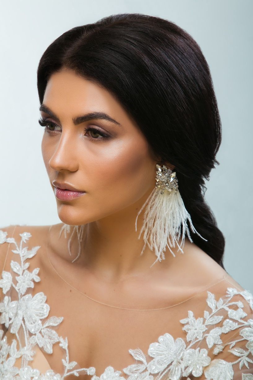 Серьги с кристаллами и перьями фото