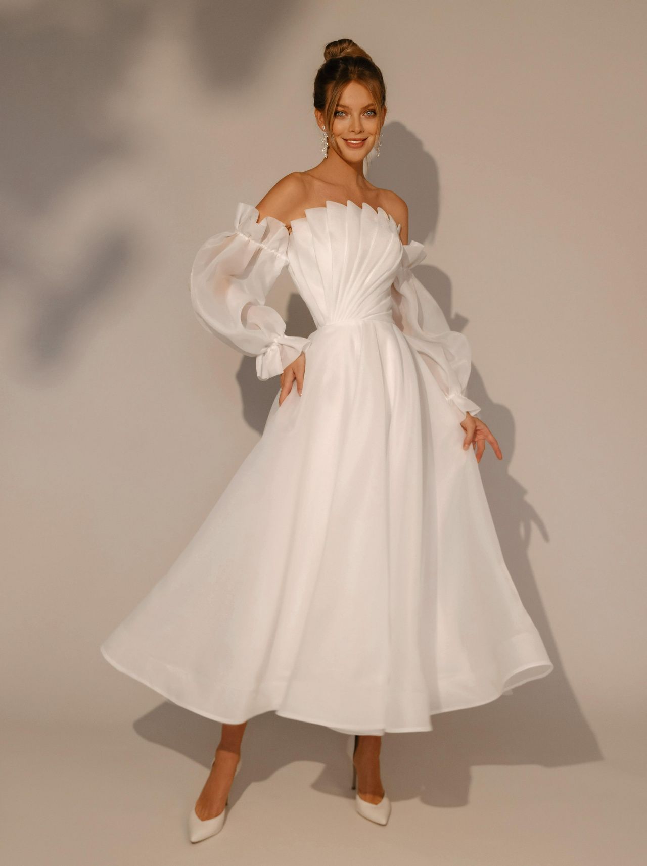 Белое свадебное платье миди фото