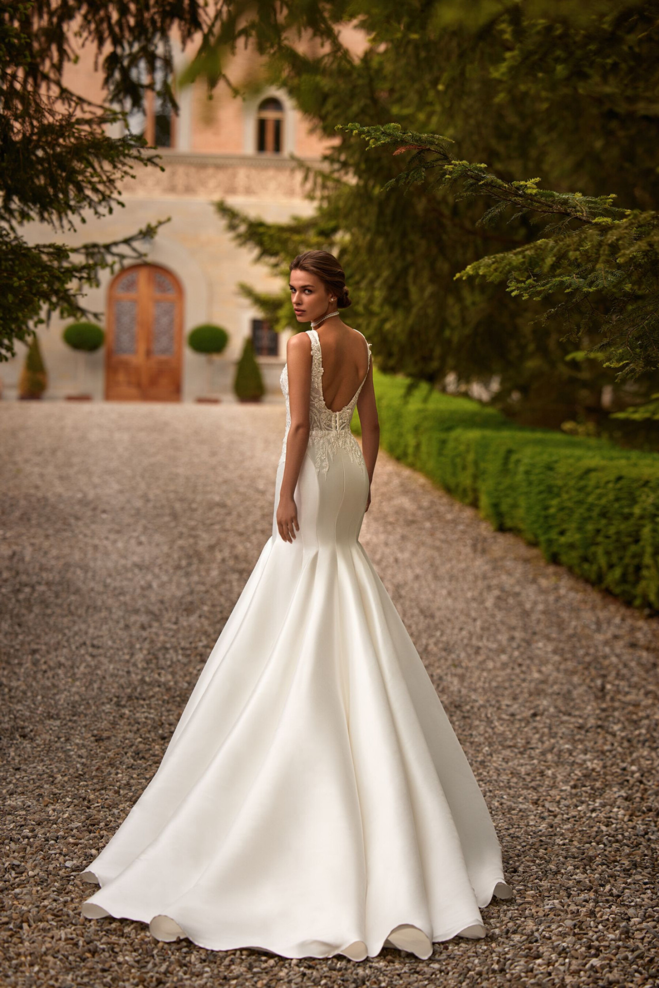 Роскошная русалка из микадо с кружевом по корсету фото