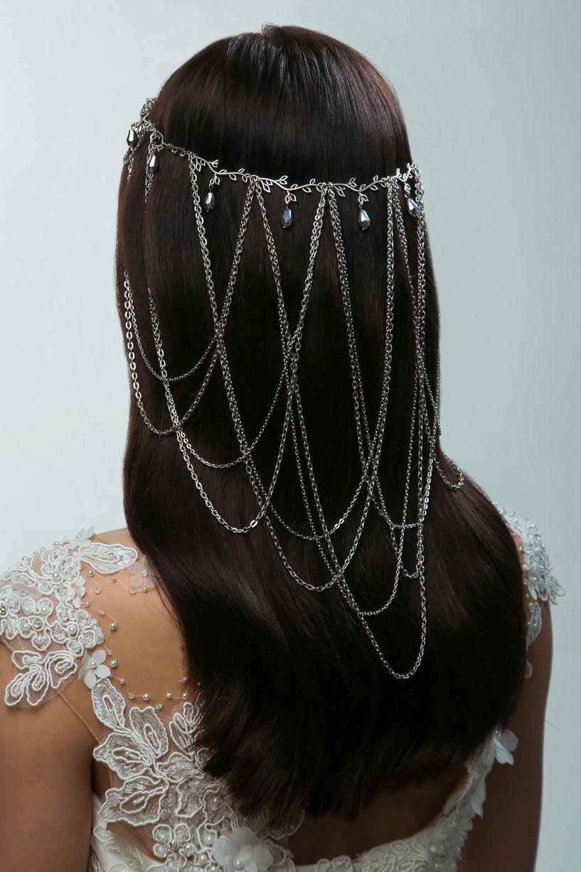 Украшение тика с цепочками фото