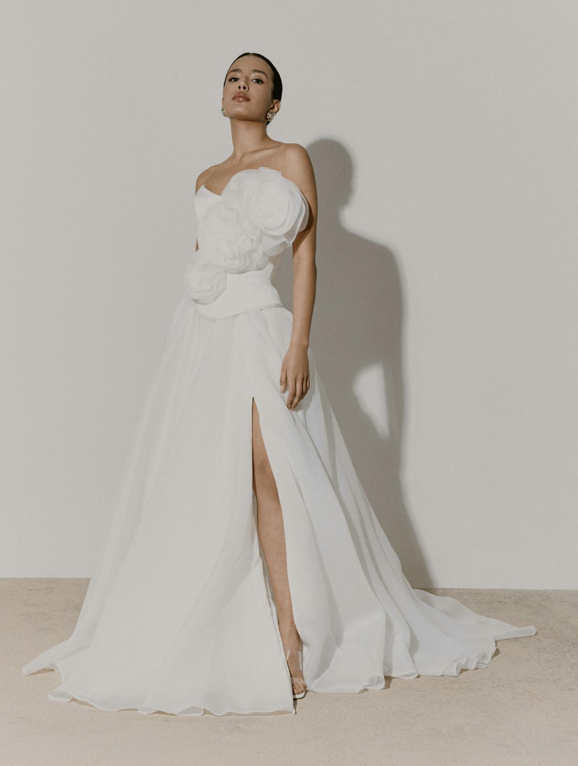 Свадебный компект из приталенного корсета и юбки фото