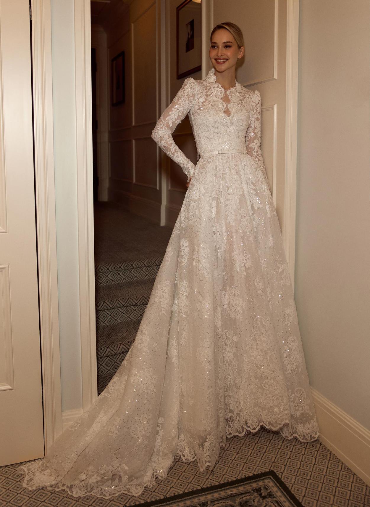 Пышное кружевное свадебное платье со съемным болеро фото