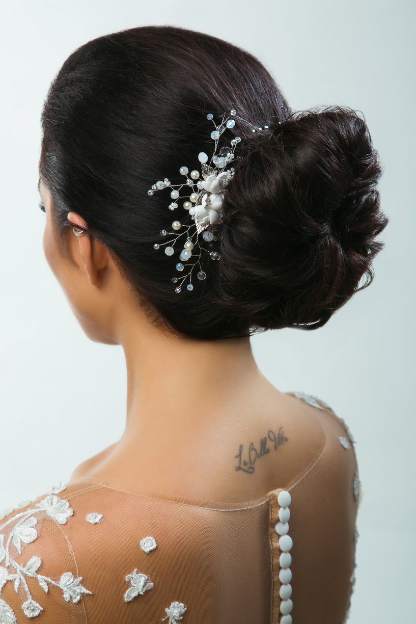 Заколка гребень для волос с декором фото