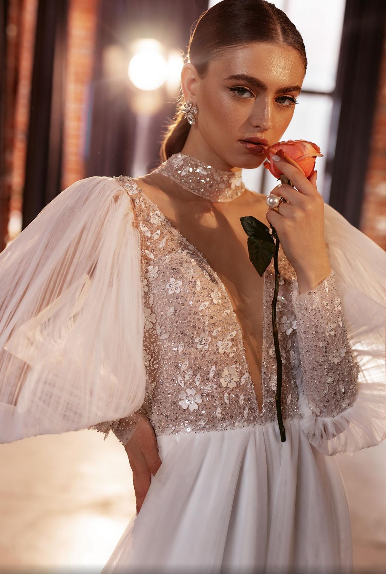 Нежное свадебное платье с объемными рукавами фото