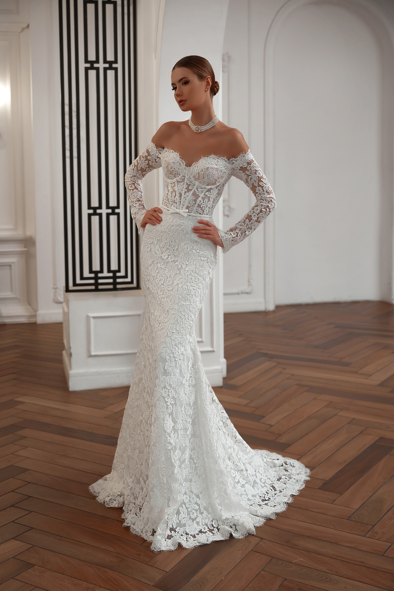 Белое кружевное свадебное платье рыбка с рукавами фото
