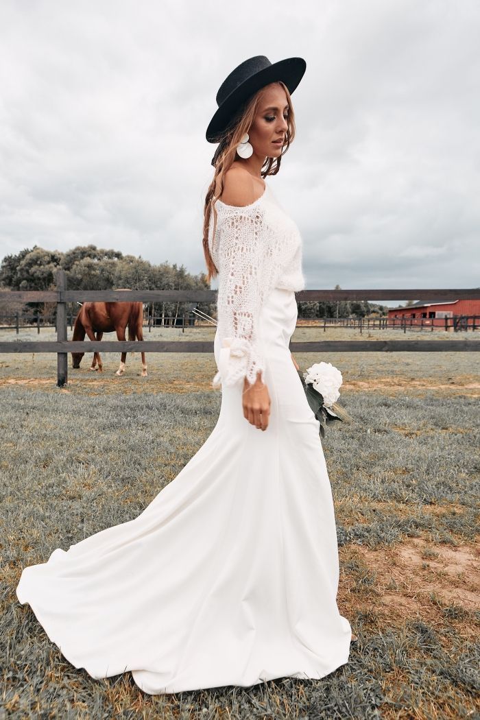 Шерстяной свитер тонкой вязки