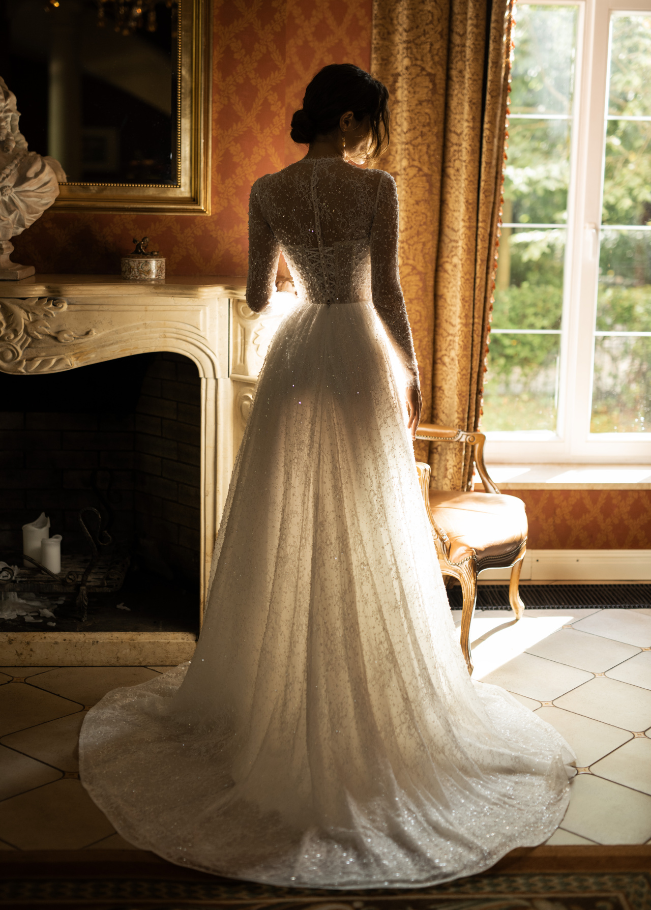 Закрытое кружевное свадебное платье фото