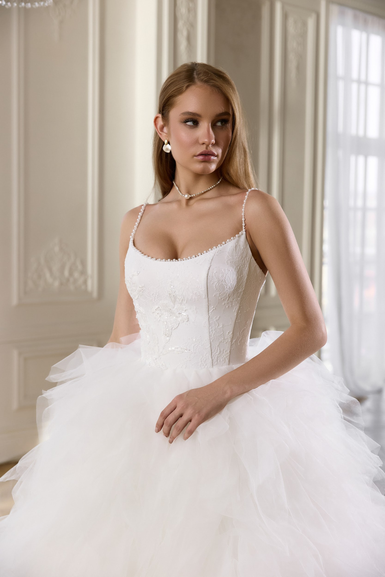 Свадебное платье с многоярусной юбкой фото