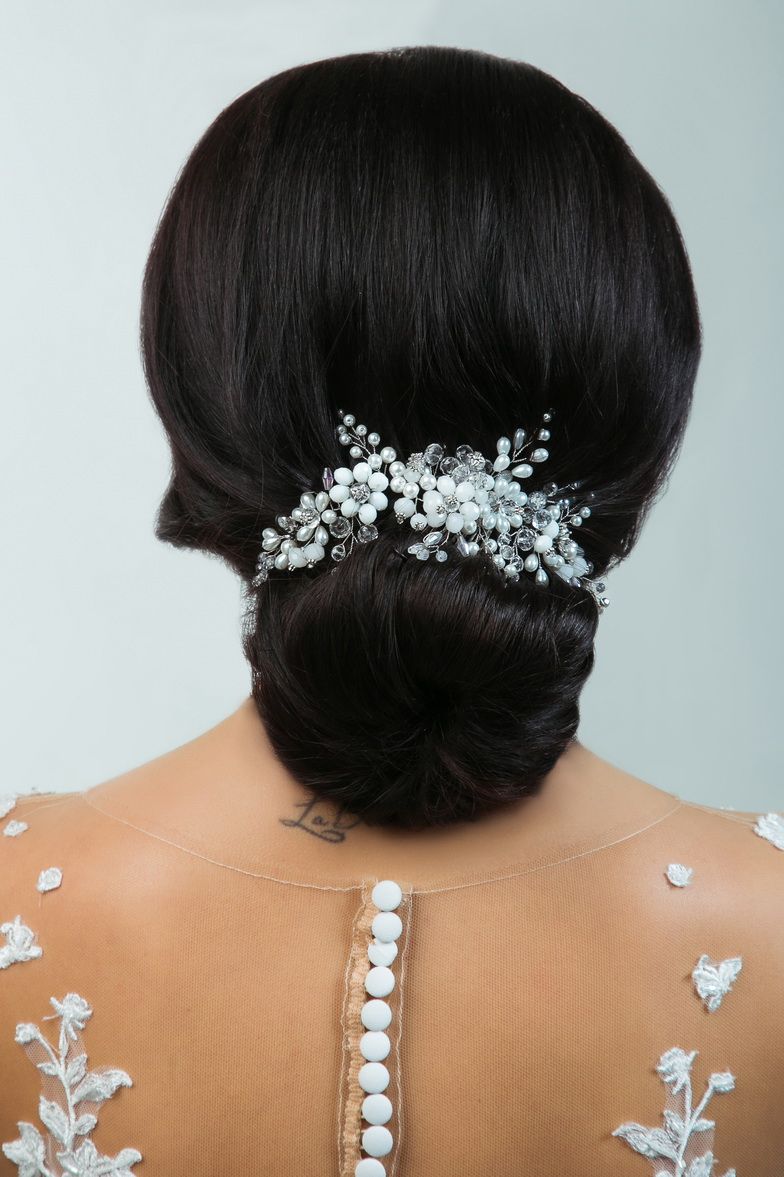 Гребень для волос в розовом цвете фото