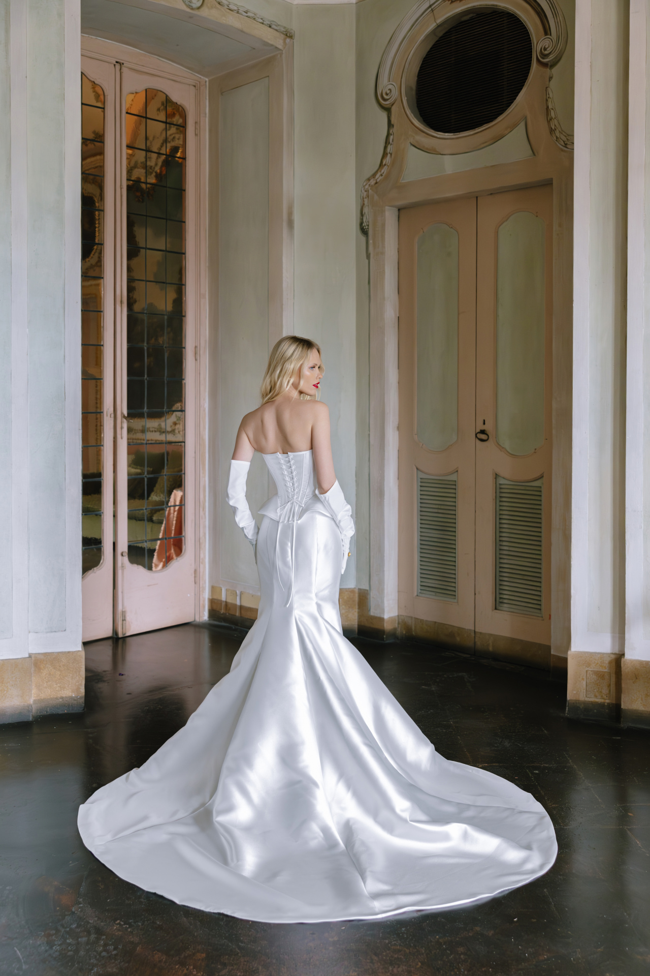 Стильный свадебный комплект с корсетом и юбкой из микадо фото