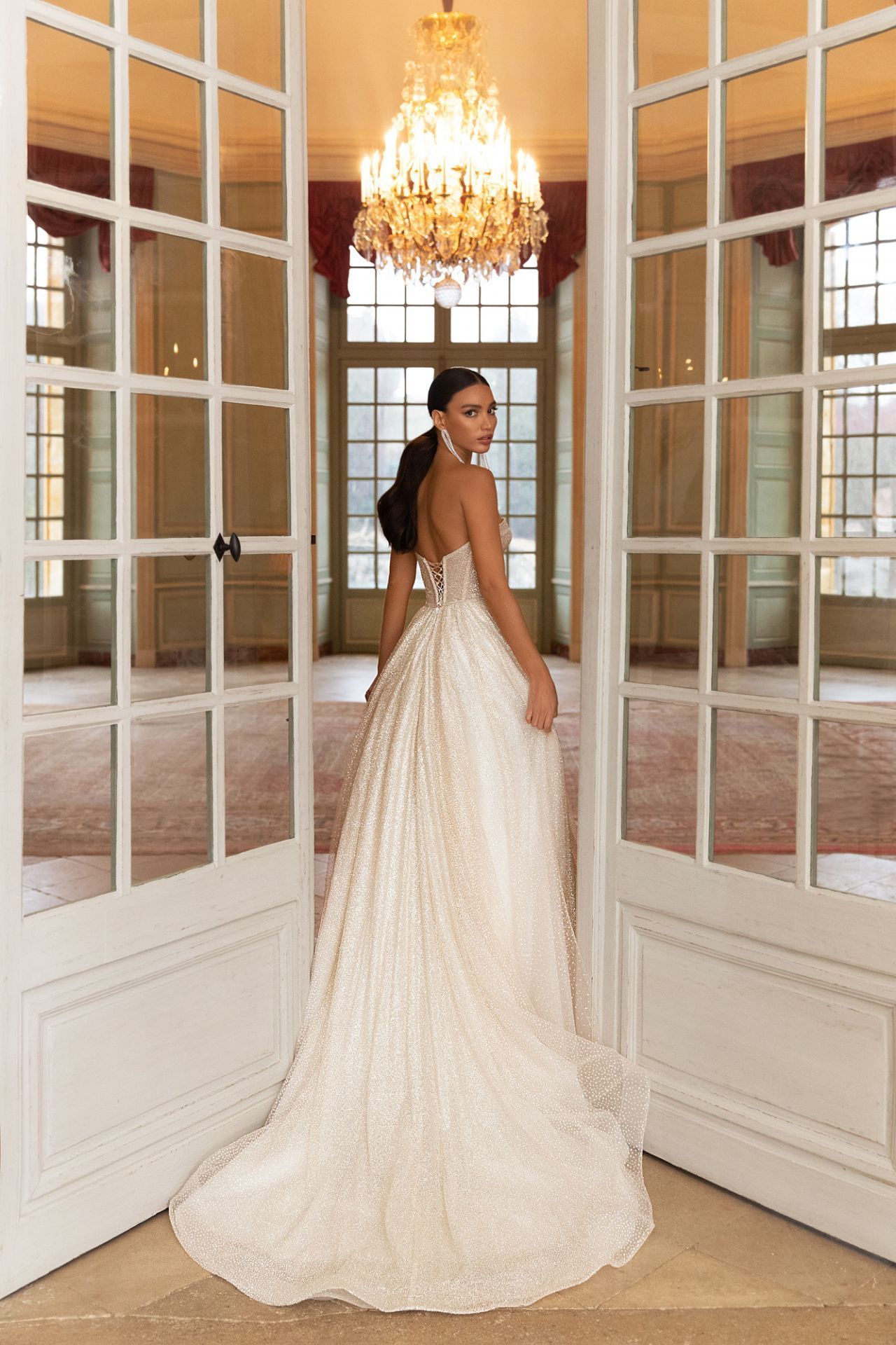 Пышное свадебное платье с корсетом фото