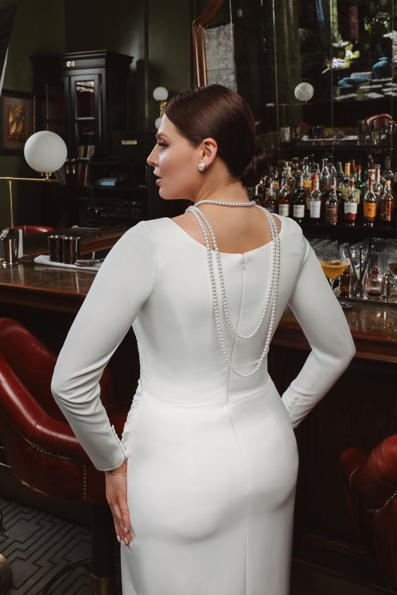 Прямое свадебное платье с рукавами большого размера фото