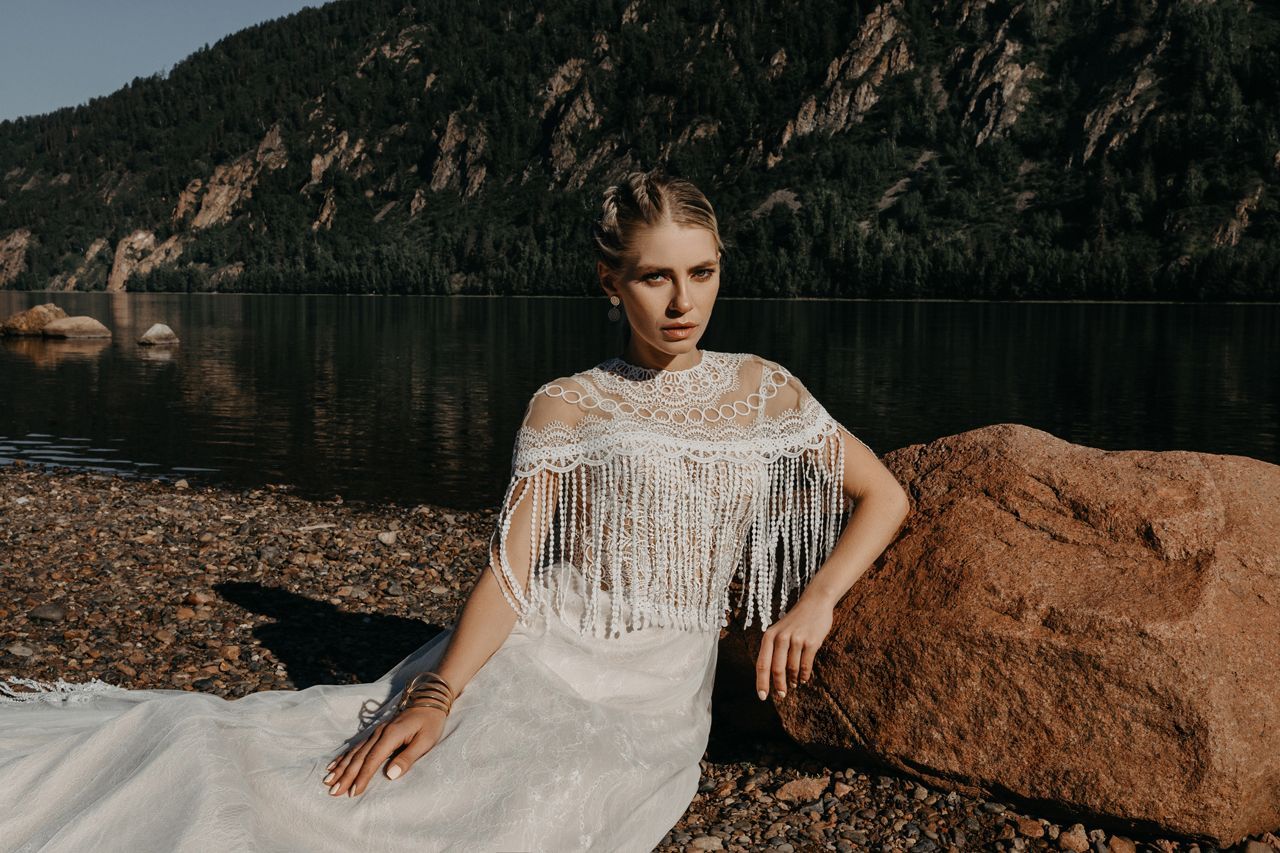 Этническое свадебное платье со съемным болеро фото