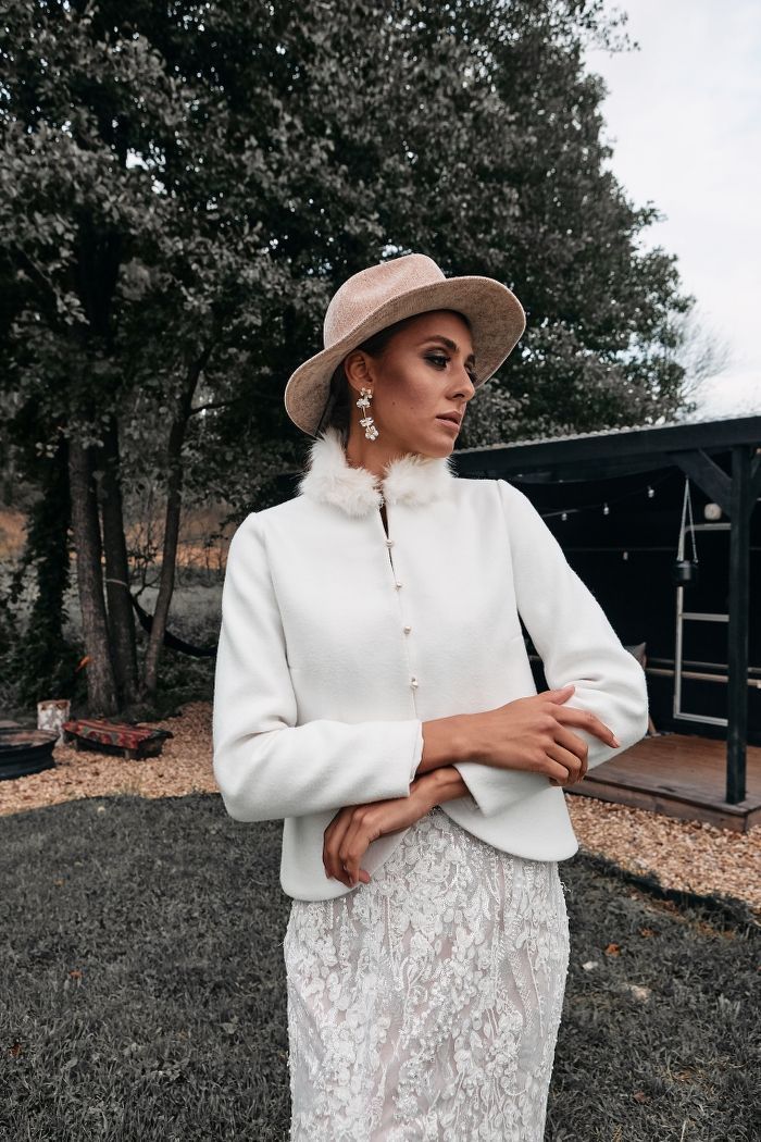 Удлиненный свадебный жакет