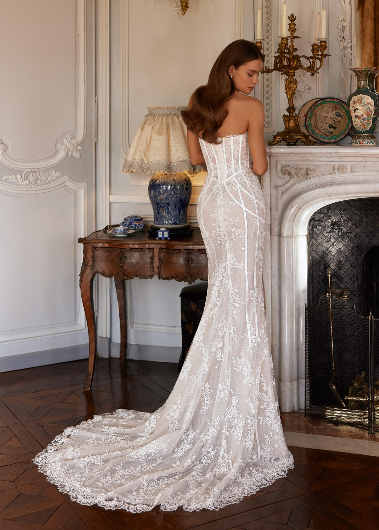 Стильная кружевное свадебное платье рыбка фото