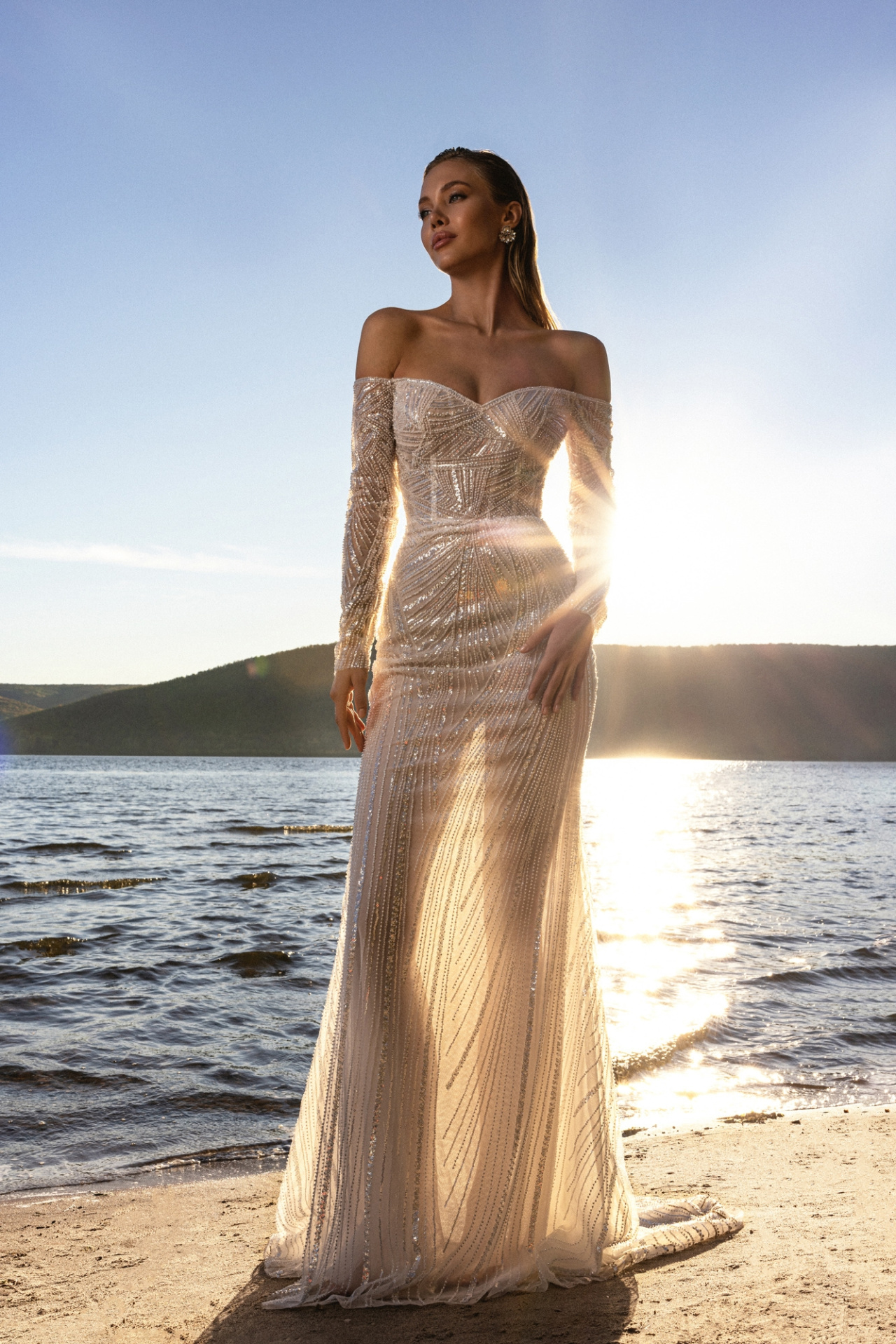 Свадебное платье русалка с рукавами и открытыми плечами фото