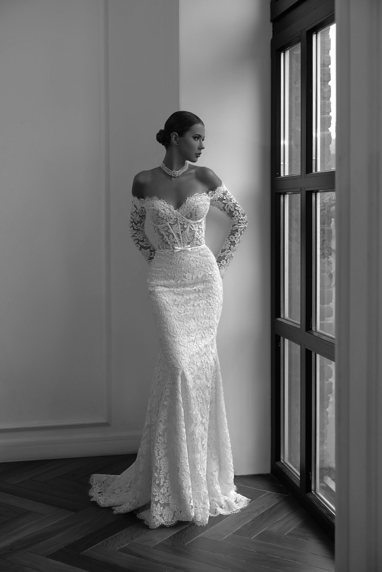 Белое кружевное свадебное платье рыбка с рукавами фото