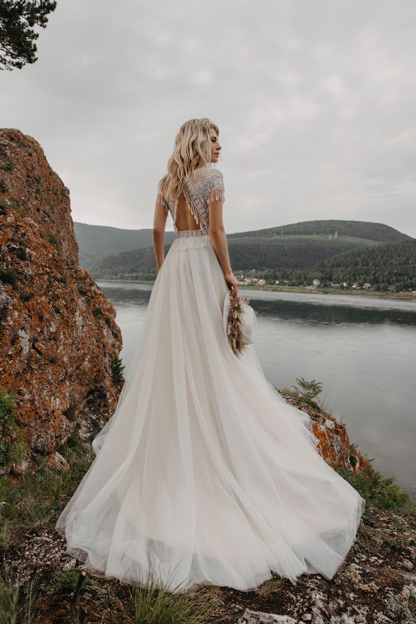 Легкое свадебное платье в стиле бохо фото