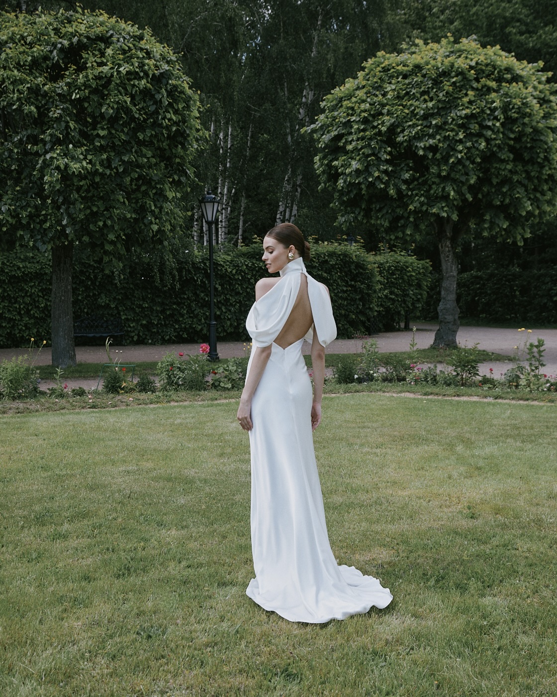 Свадебное платье русалка под горлышко и с открытой спиной фото