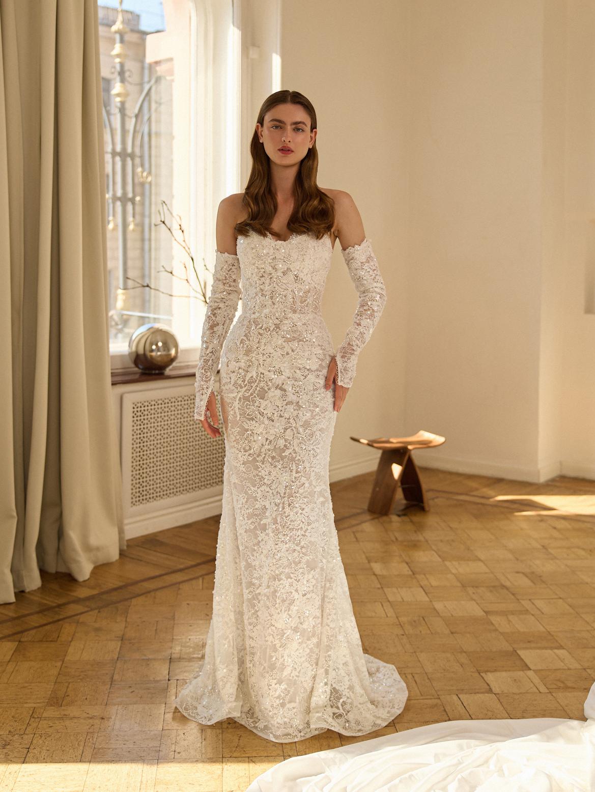 Кружевное свадебное платье рыбка с рукавами фото