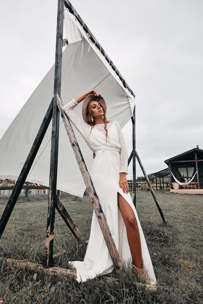 Шерстяной свитер с жемчугом