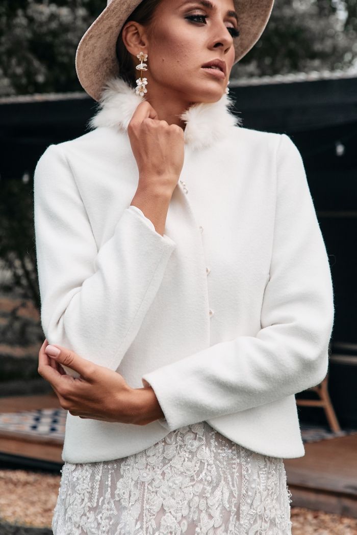 Удлиненный свадебный жакет