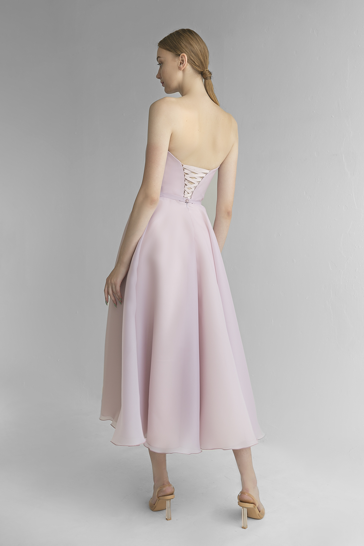 Вечернее платье цвета пудра со съемными рукавами фото