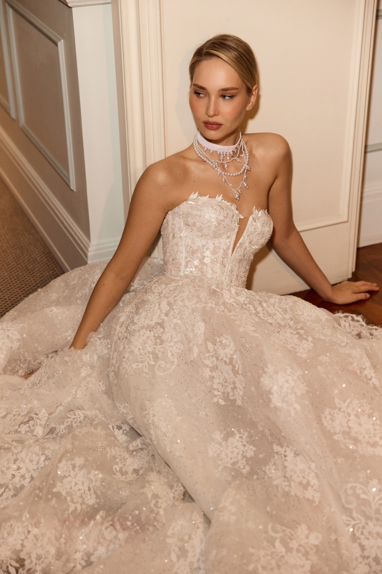 Пышное кружевное свадебное платье со съемным болеро фото