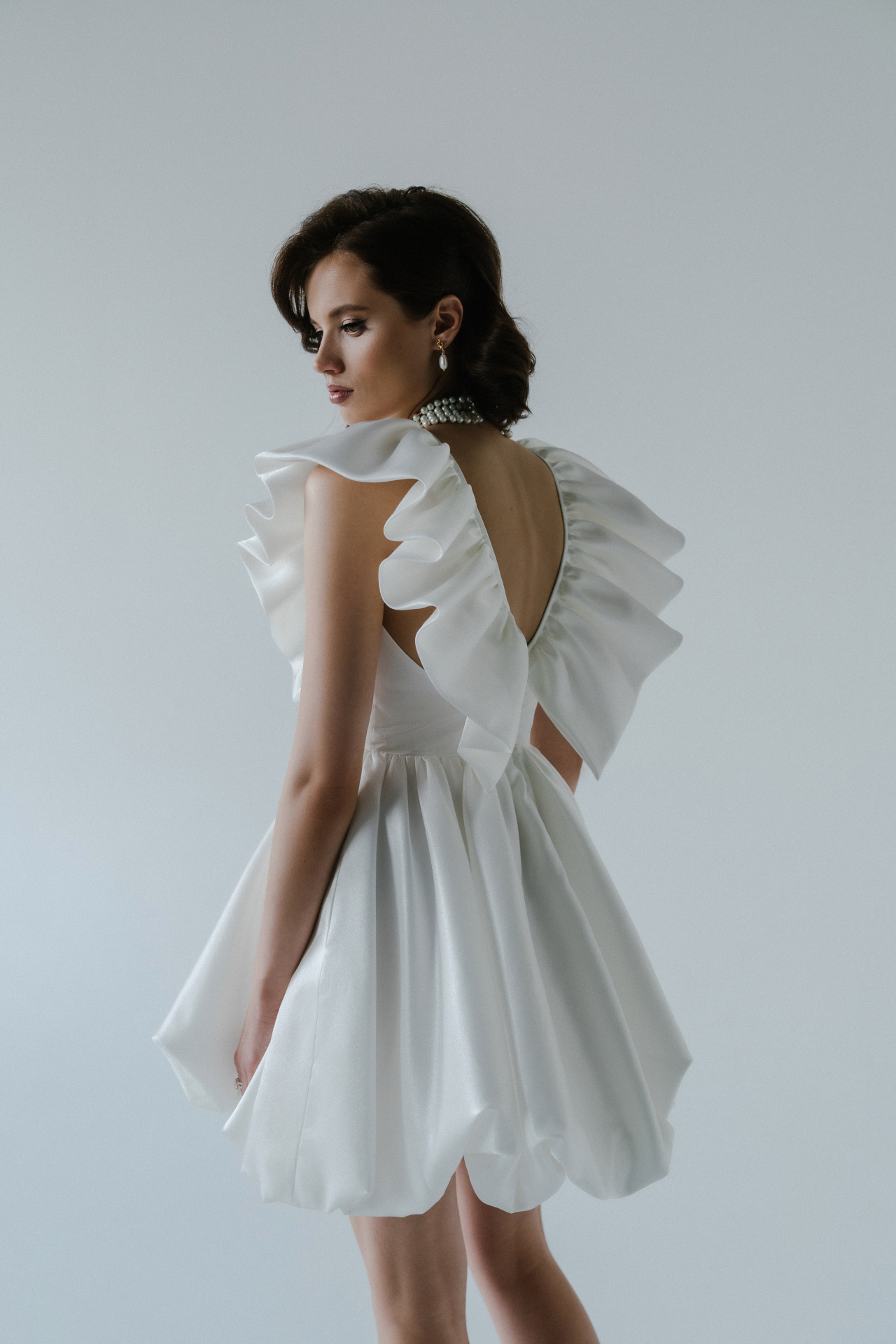 Стильное свадебное платье из креповой оргназы фото