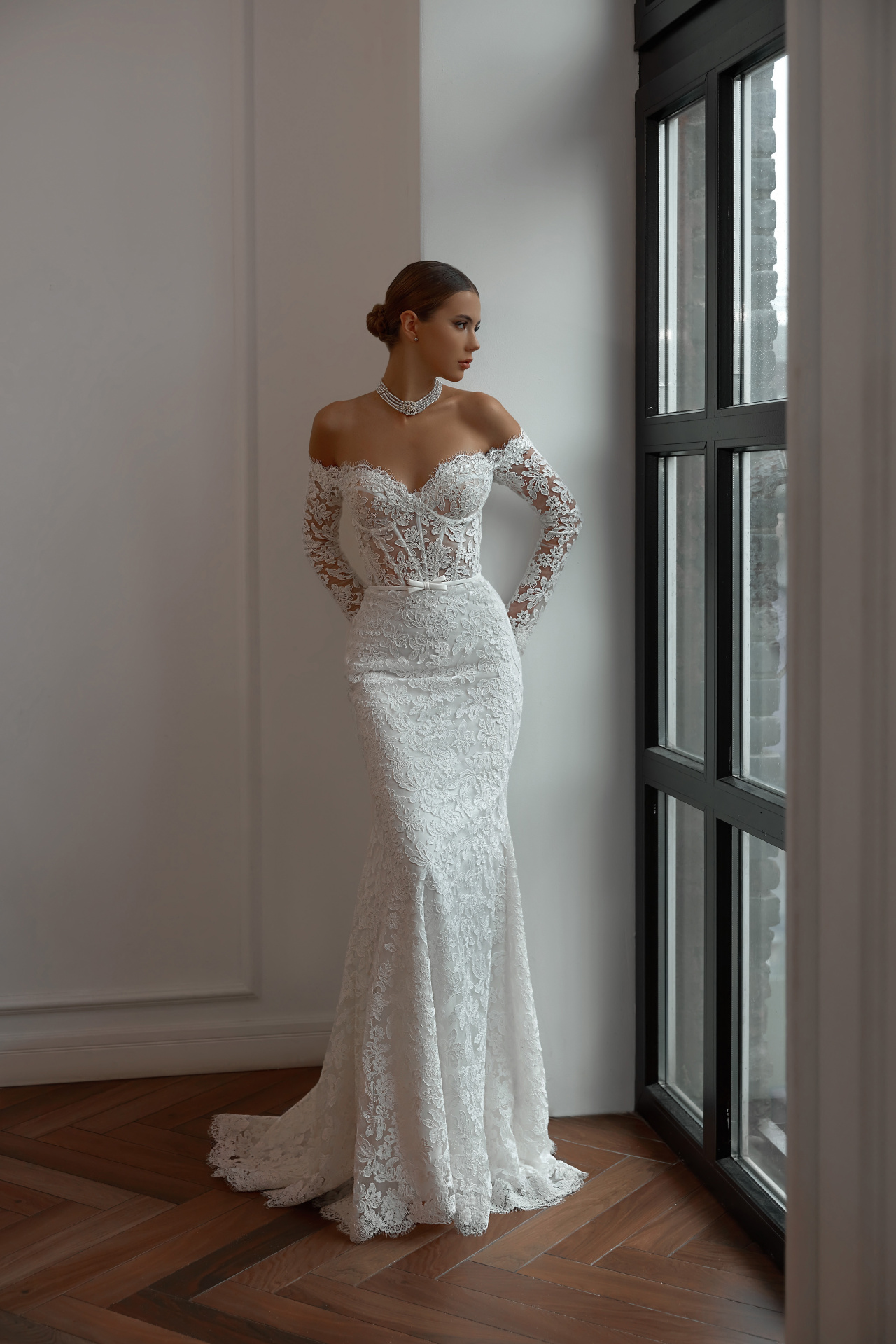 Белое кружевное свадебное платье рыбка с рукавами фото