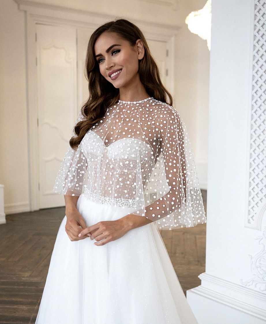 Блестящий короткий кейп фото