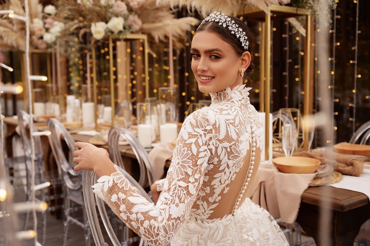 Закрытое свадебное платье в хлопковом кружеве фото