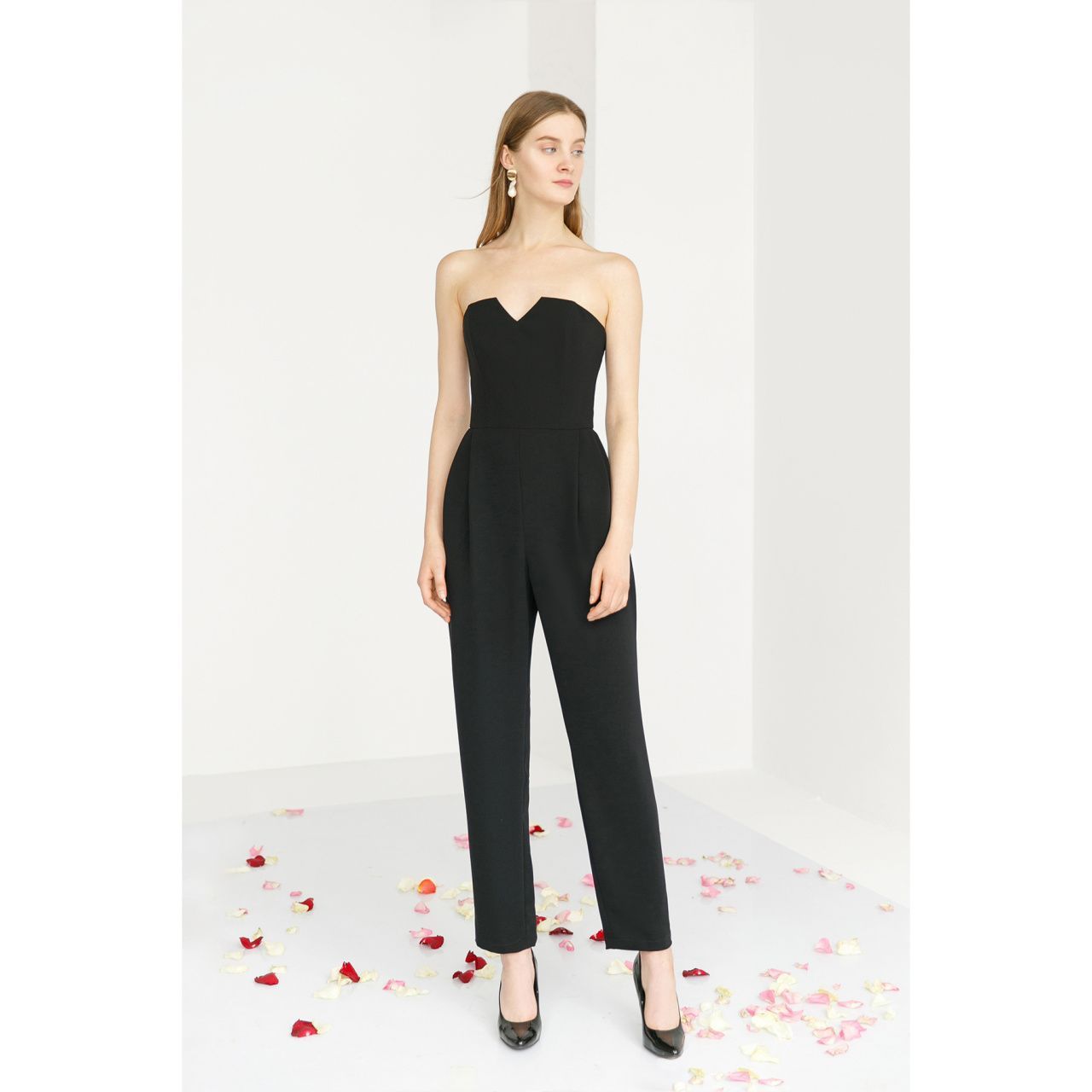 Черный брючный комбинезон фото