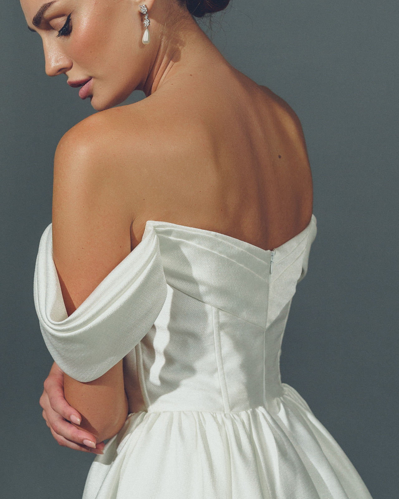 Пышное свадебное платье с разрезом фото