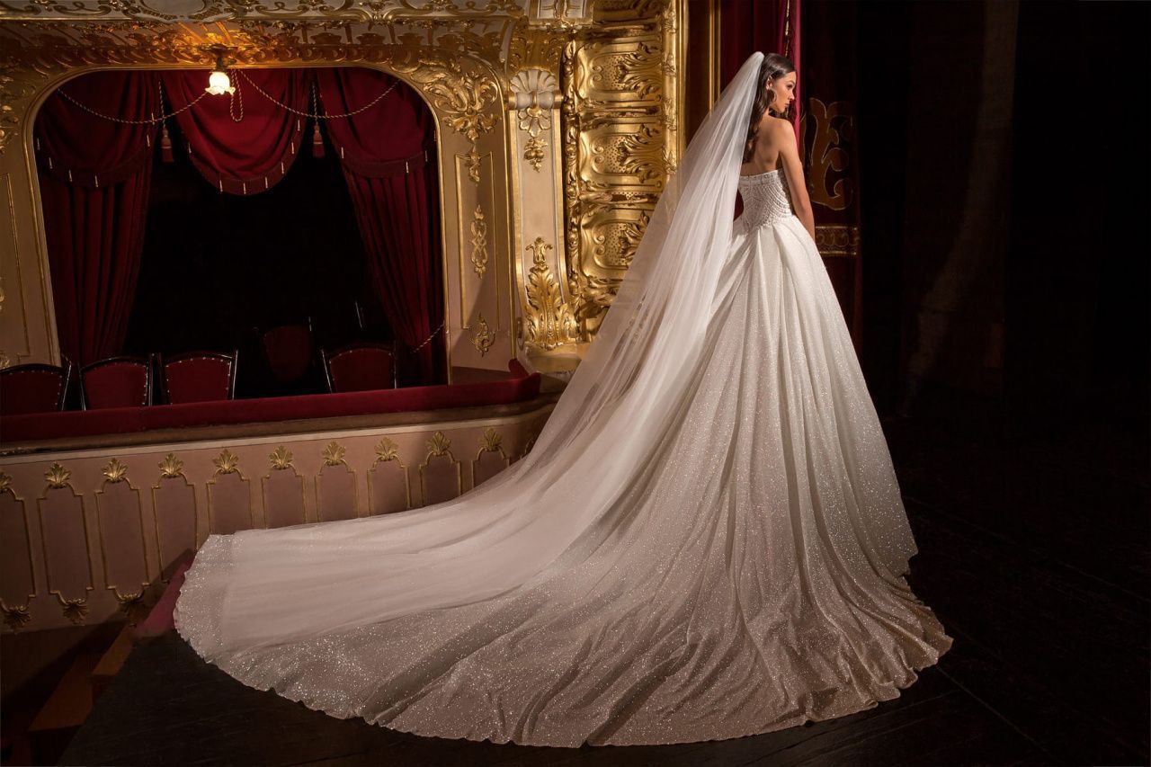 Дорогое пышное свадебное платье фото
