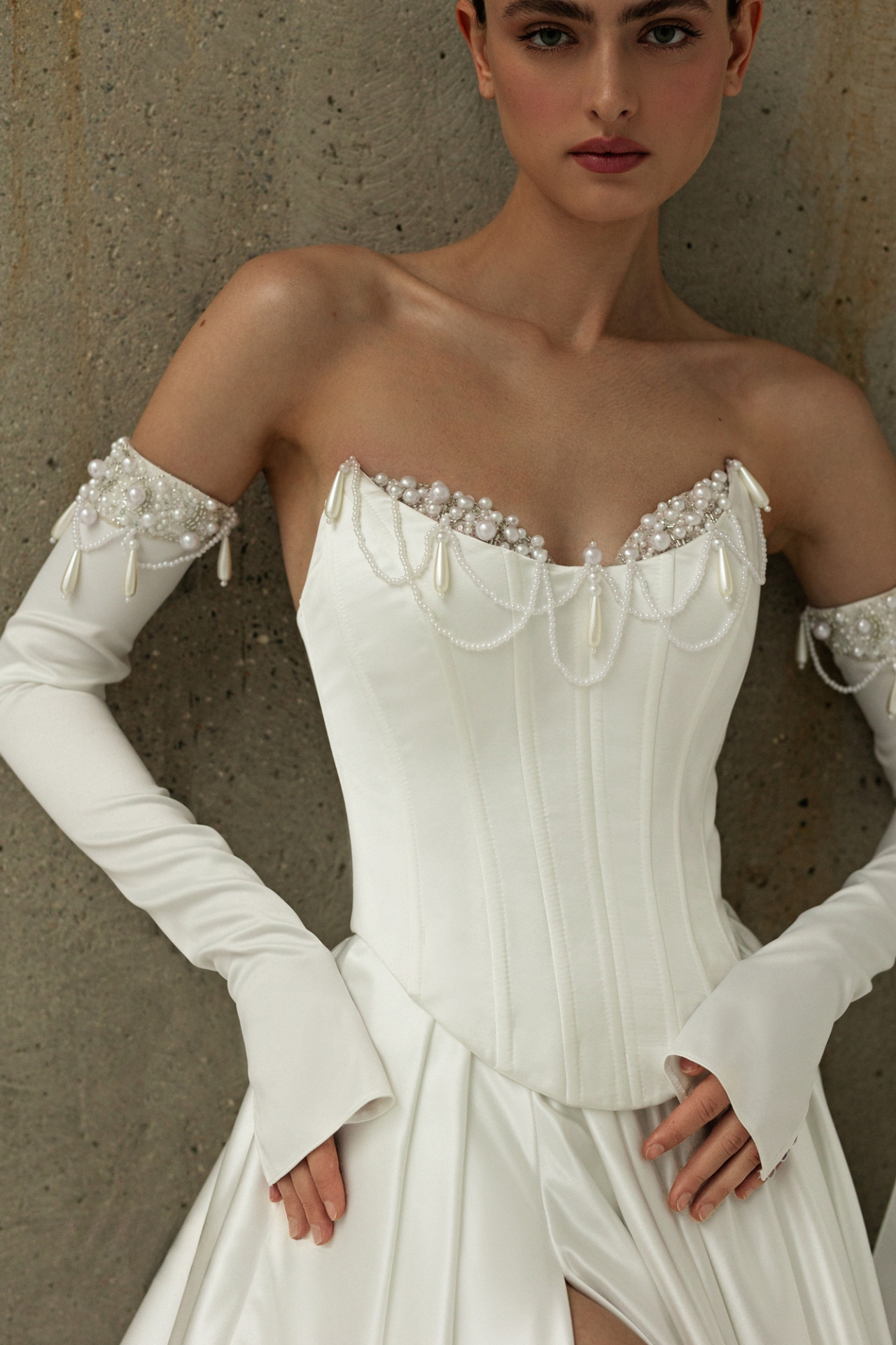 Роскошный свадебный комплект с корсетом и атласной юбкой фото