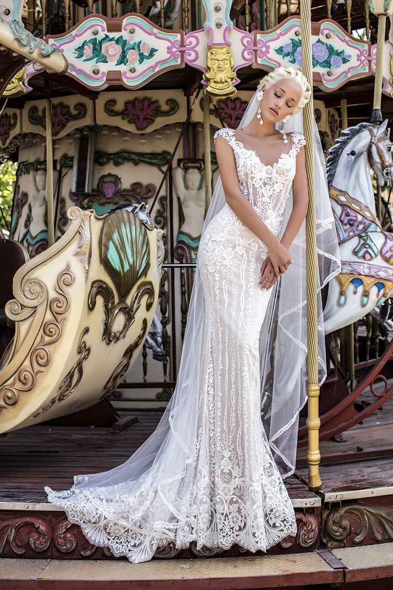 Свадебная фата в пол фото