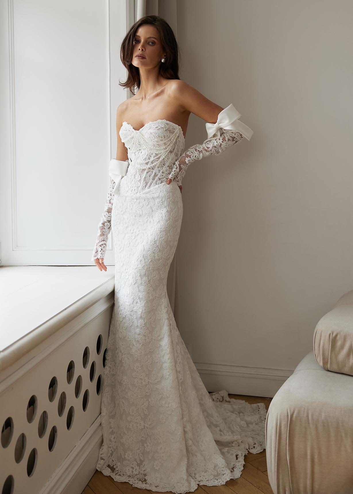 Кружевная русалка с митенками фото