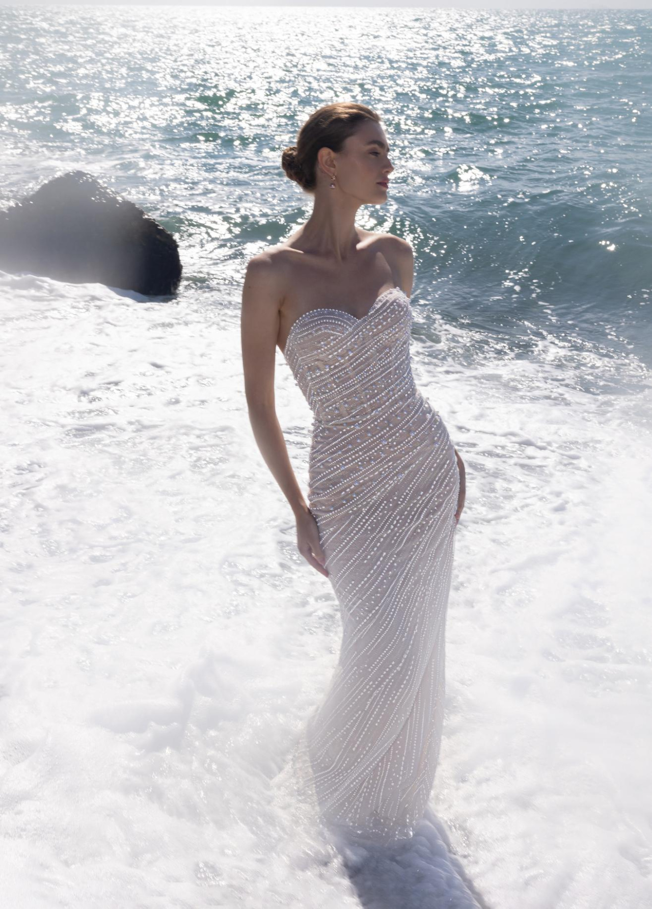 Красивое свадебное платье русалка с вырезом в форме сердца фото