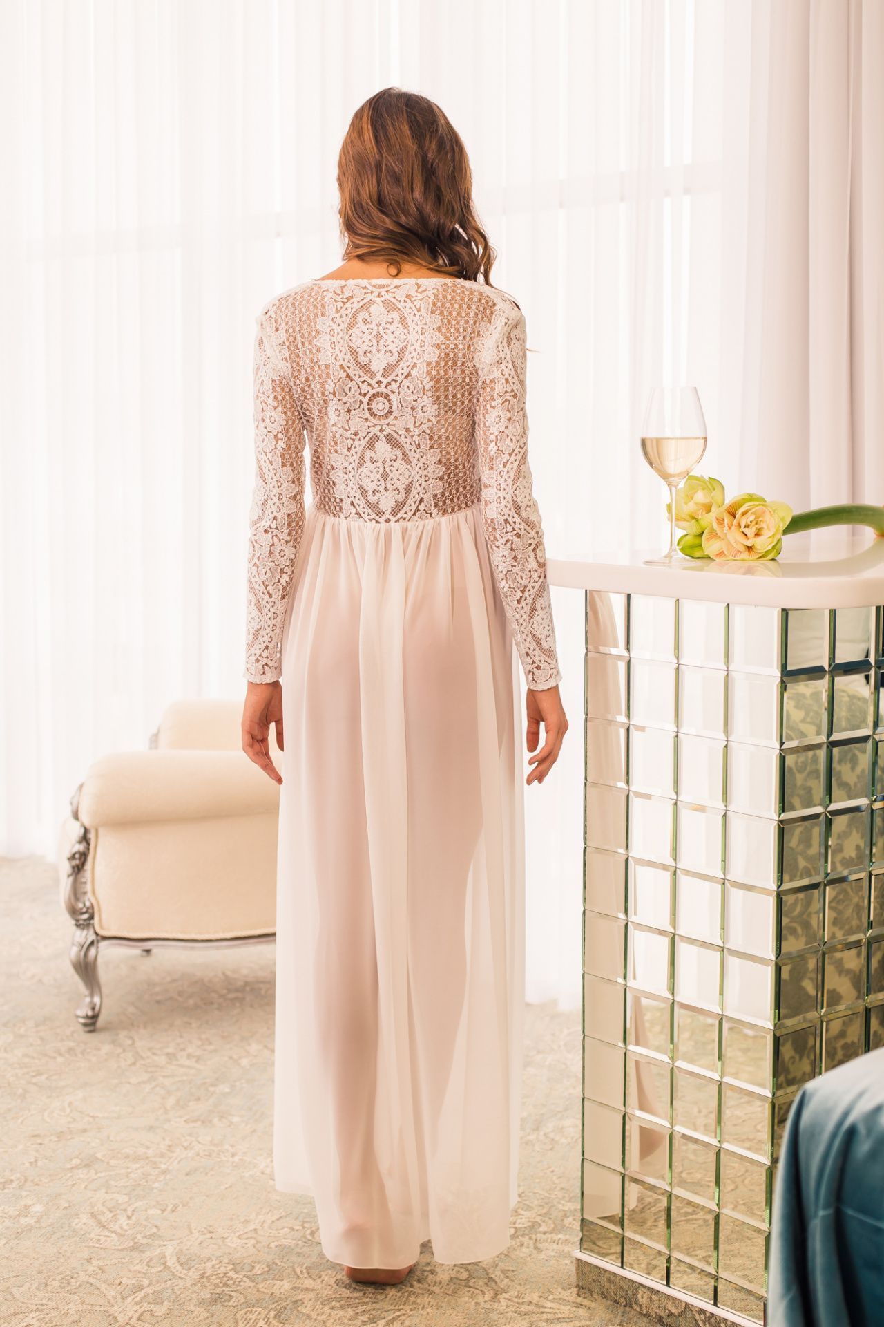 Будуарное платье с кружевными рукавами фото