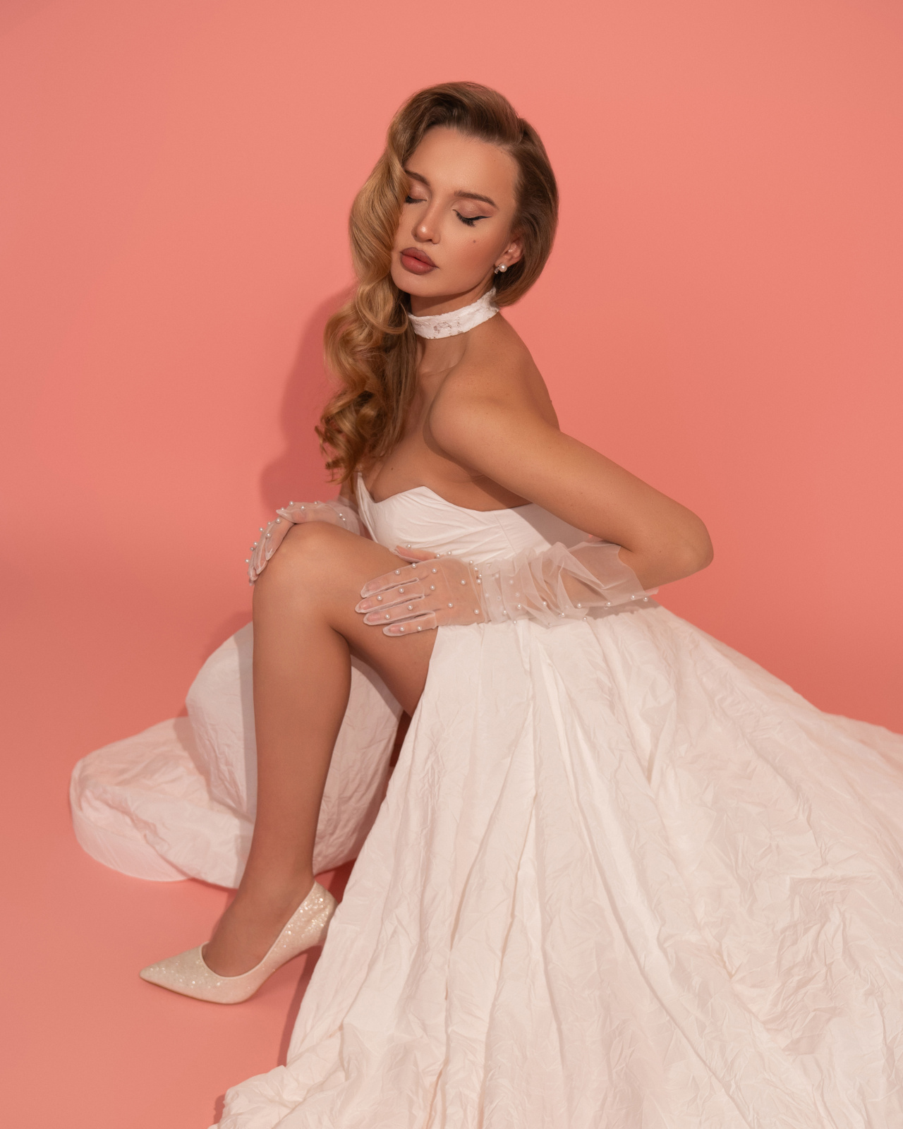 Стильное свадебное платье из тафты фото