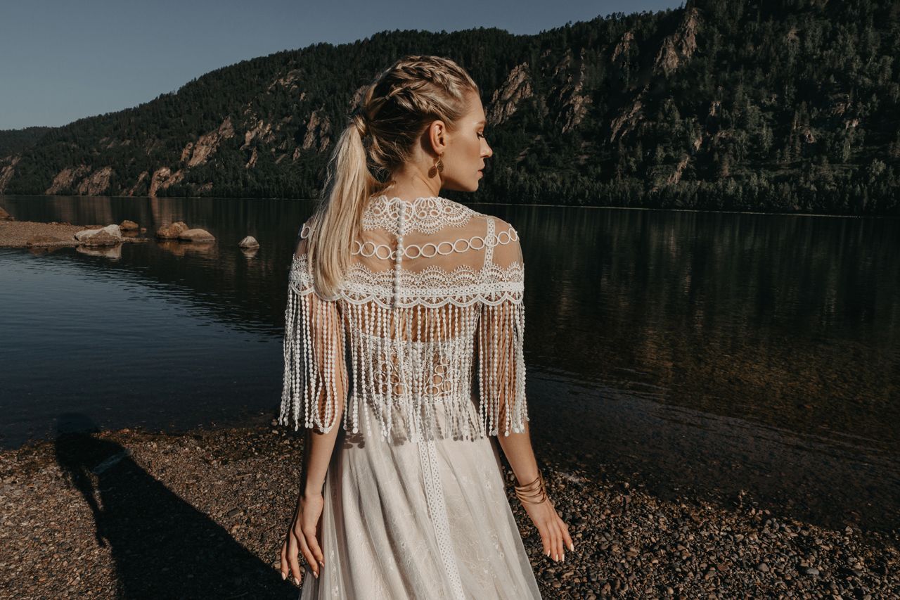 Этническое свадебное платье со съемным болеро фото