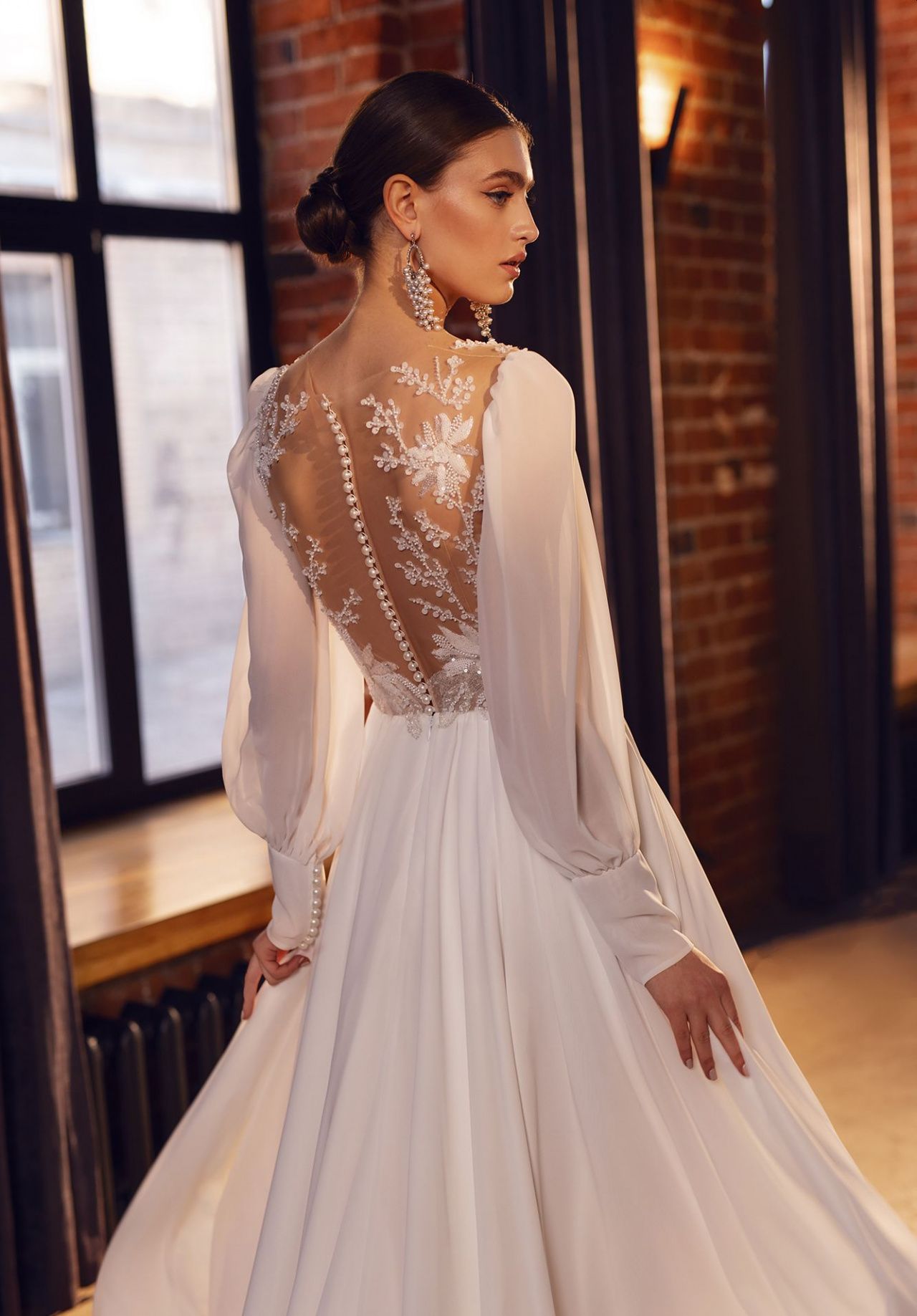 Шифоновое свадебное платье с кружевным корсетом фото