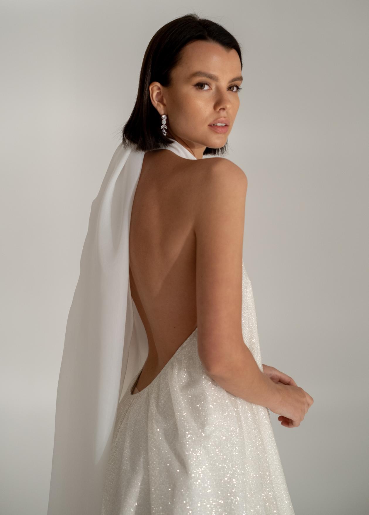 Свадебное платье мини с открытой спиной фото