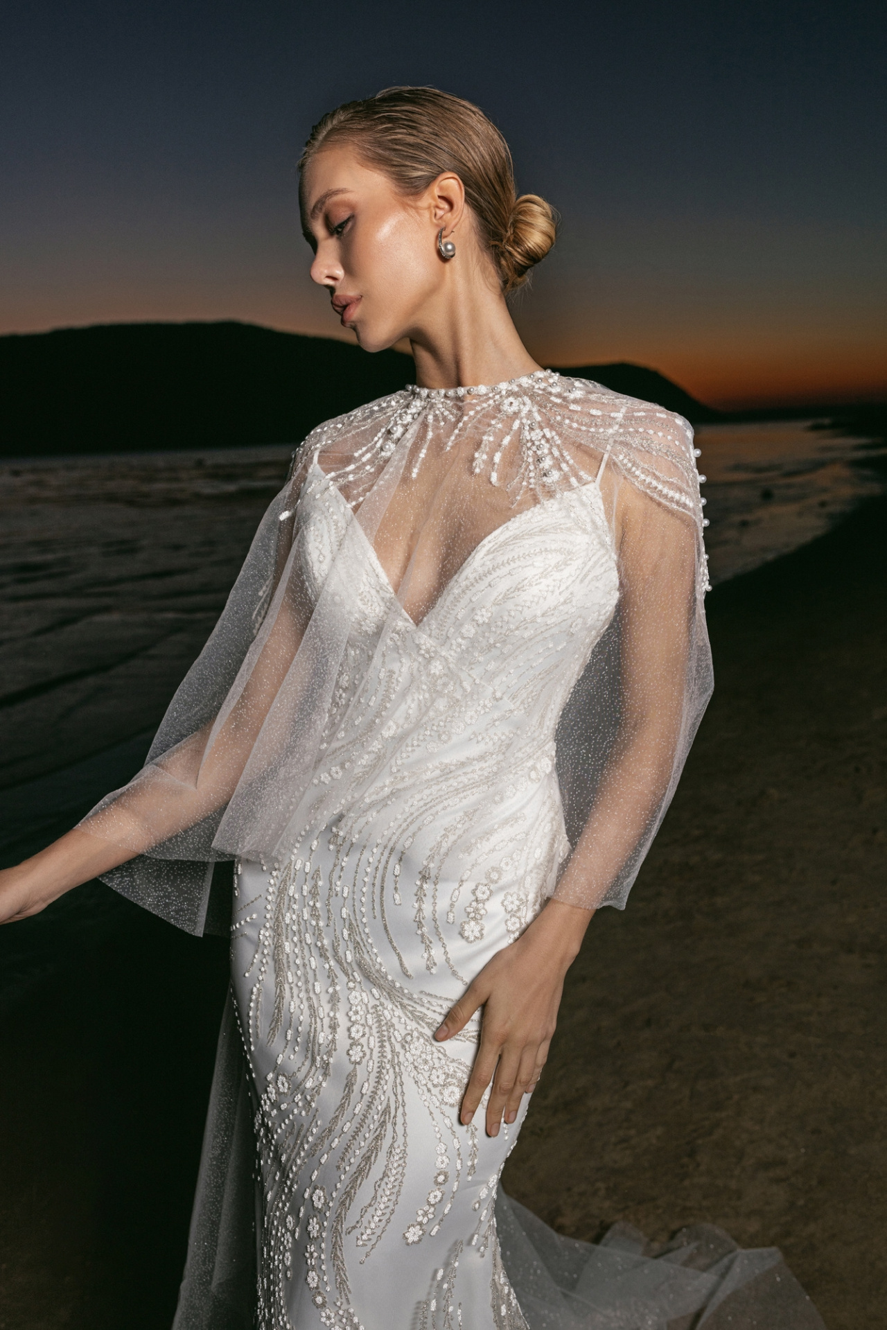 Свадебное платье рыбка в светоотражающей ткани фото