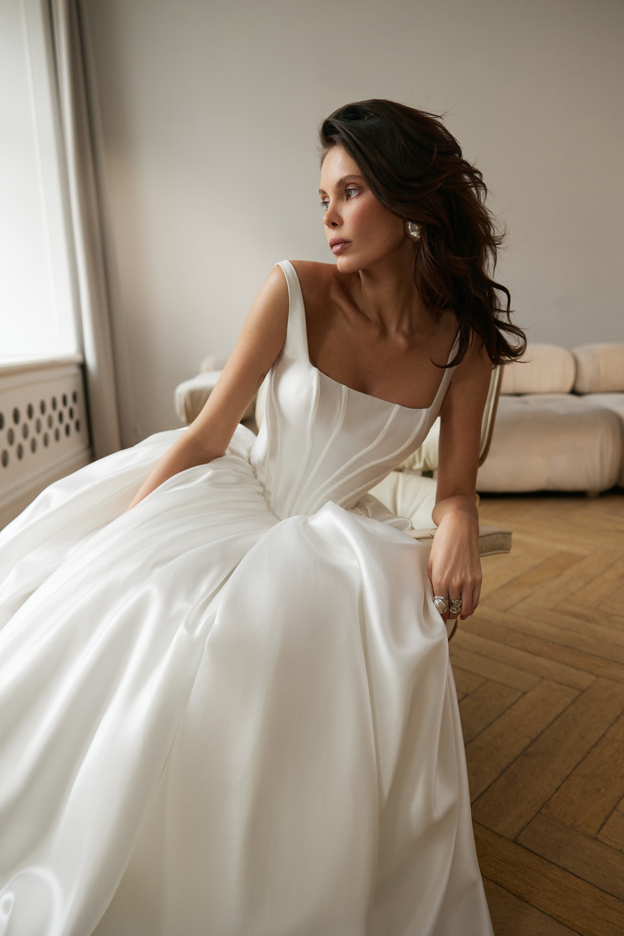 Пышное атласное свадебное платье в стиле принцесса фото