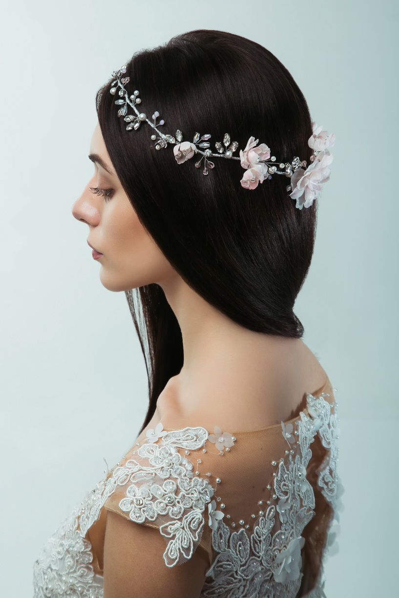 Венок для волос с розовыми цветами фото