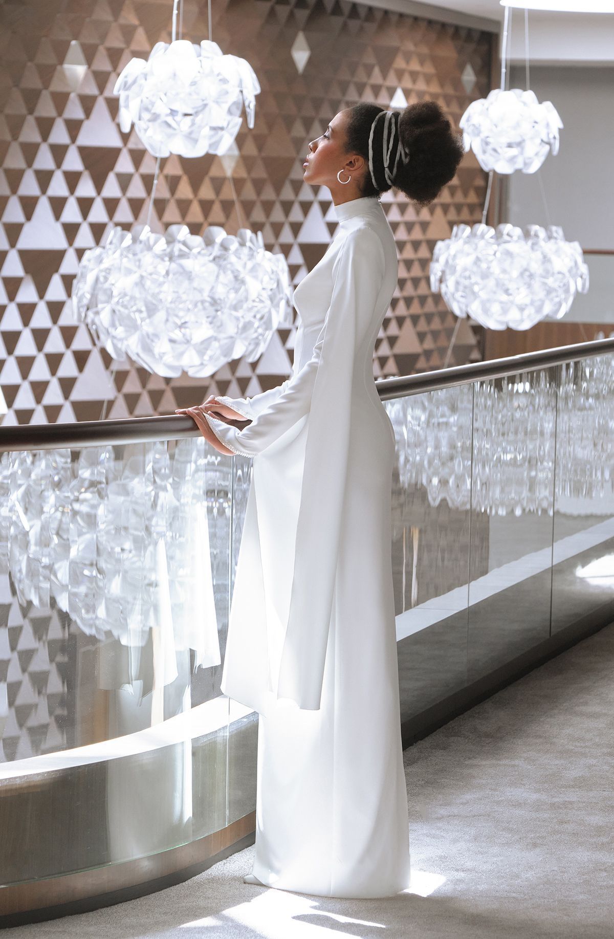 закрытое свадебное платье в стиле минимализм фото